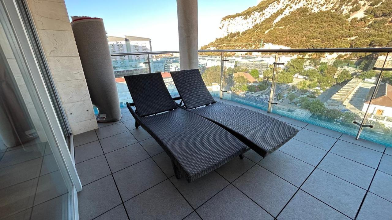 Ocean Village Luxury 2 Bed 2 Bath Apartment - Amazing Views - Pools And Jacuzzis Gibraltar Eksteriør billede