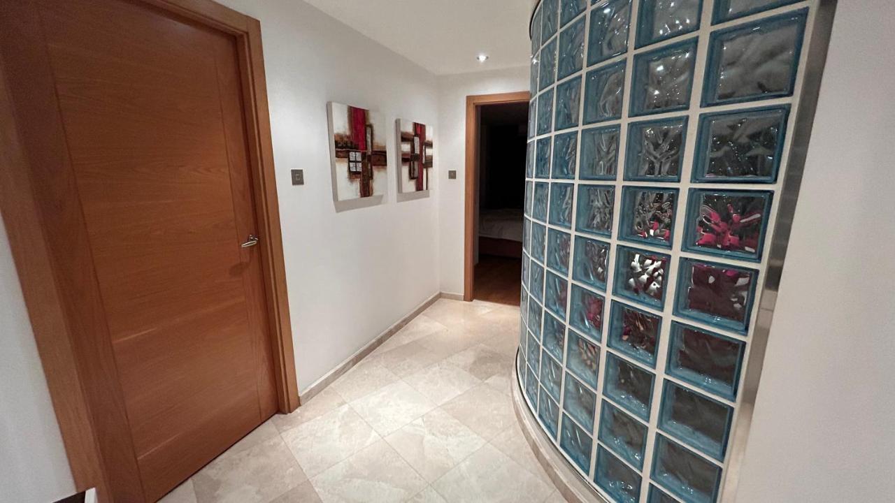 Ocean Village Luxury 2 Bed 2 Bath Apartment - Amazing Views - Pools And Jacuzzis Gibraltar Eksteriør billede