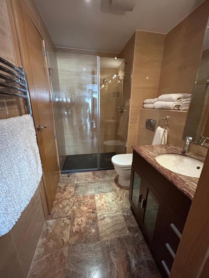 Ocean Village Luxury 2 Bed 2 Bath Apartment - Amazing Views - Pools And Jacuzzis Gibraltar Eksteriør billede