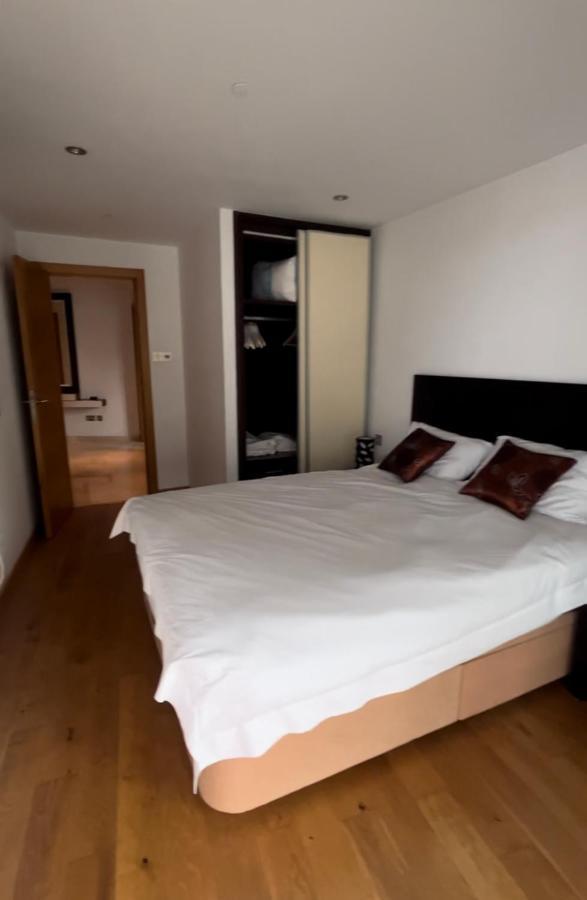 Ocean Village Luxury 2 Bed 2 Bath Apartment - Amazing Views - Pools And Jacuzzis Gibraltar Eksteriør billede
