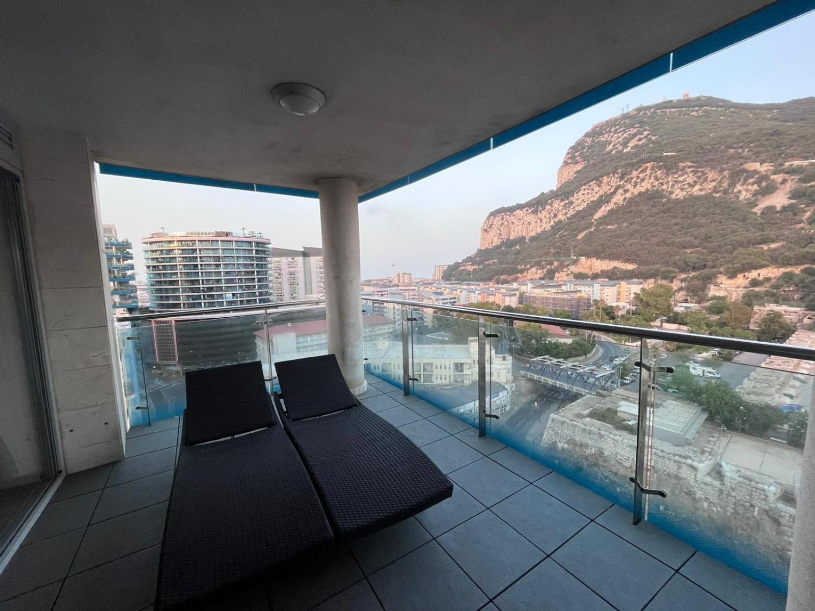 Ocean Village Luxury 2 Bed 2 Bath Apartment - Amazing Views - Pools And Jacuzzis Gibraltar Eksteriør billede