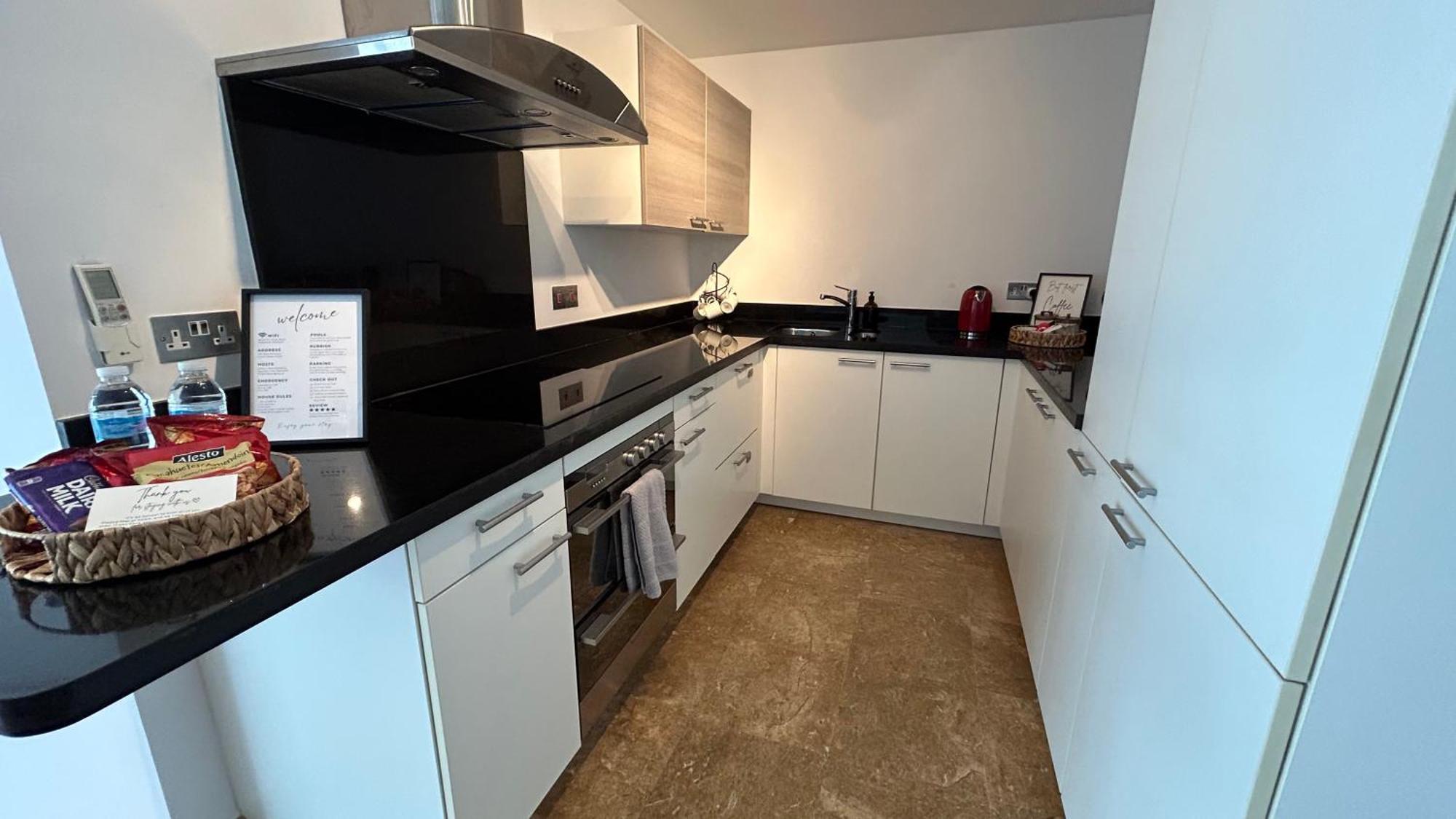Ocean Village Luxury 2 Bed 2 Bath Apartment - Amazing Views - Pools And Jacuzzis Gibraltar Eksteriør billede