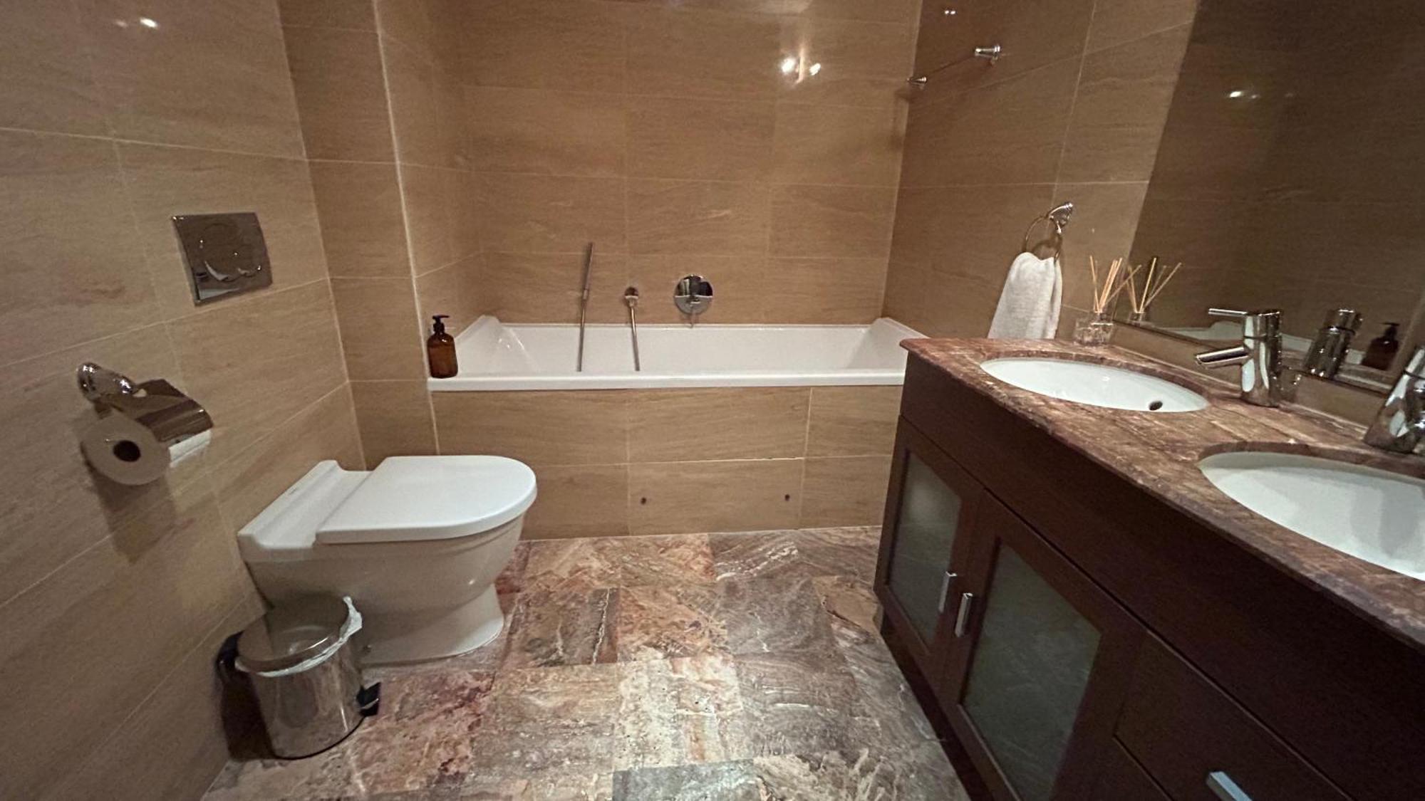 Ocean Village Luxury 2 Bed 2 Bath Apartment - Amazing Views - Pools And Jacuzzis Gibraltar Eksteriør billede