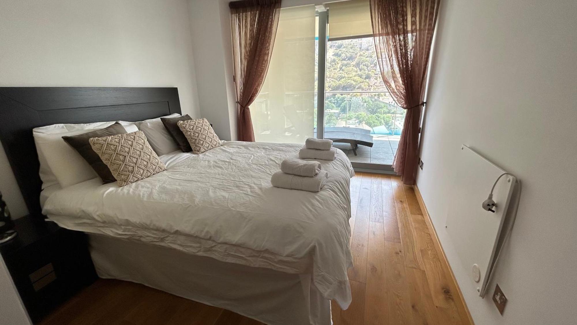 Ocean Village Luxury 2 Bed 2 Bath Apartment - Amazing Views - Pools And Jacuzzis Gibraltar Eksteriør billede